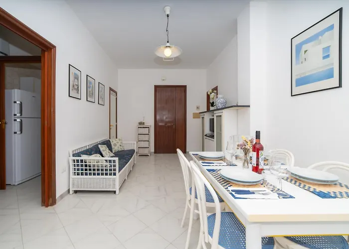 Gelsimori 50 Meters From The * オートラント