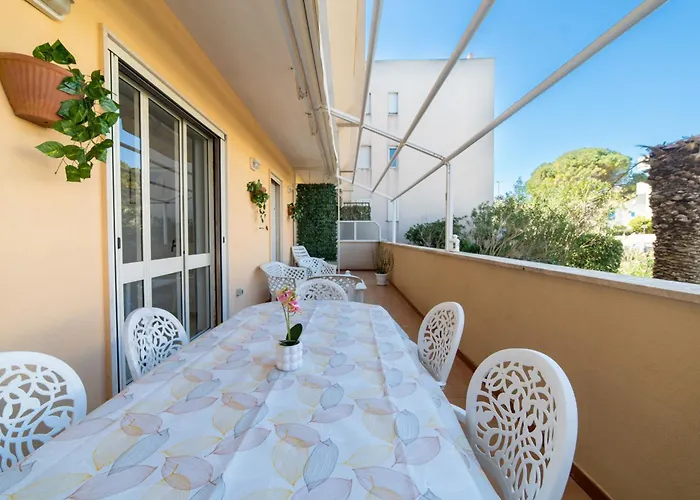 Gelsimori 50 Meters From The * オートラント